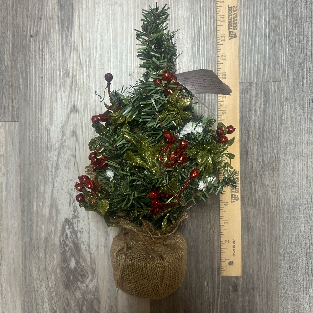 Ganz Illuminated Decor Tree - Classic Red